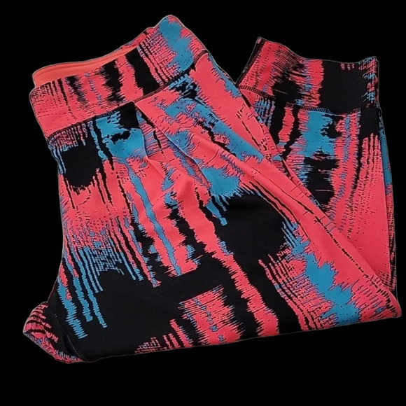 Fabletics Capri Leggings - Picture 1 of 7